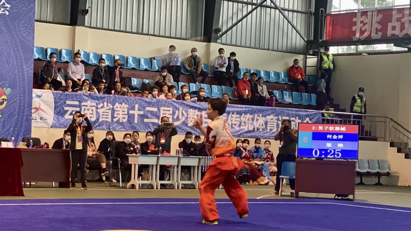“十八般武艺”亮相丽江 民族武术赛场上巅峰对决 (1).JPG