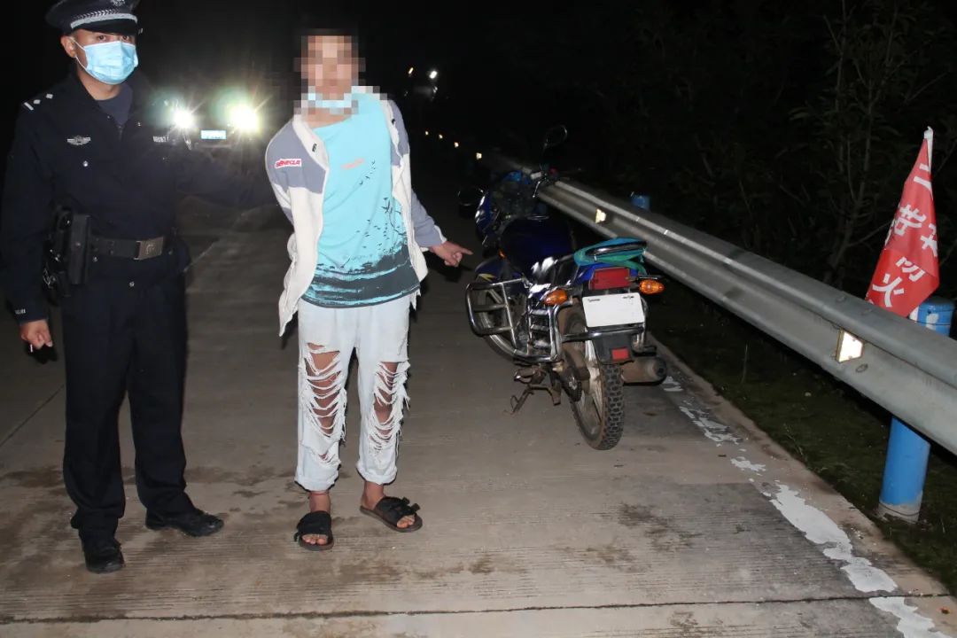 胆大包天！华坪县这两名男子不仅偷盗摩托车还强行冲逃治安检查点……