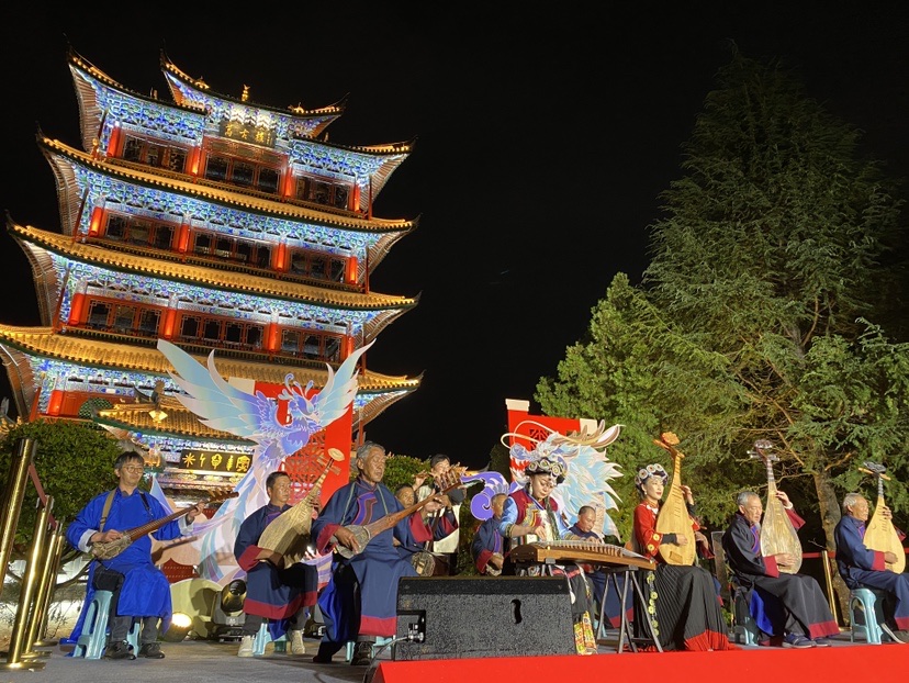 走进狮子山 以另一种方式打开丽江古城的夜