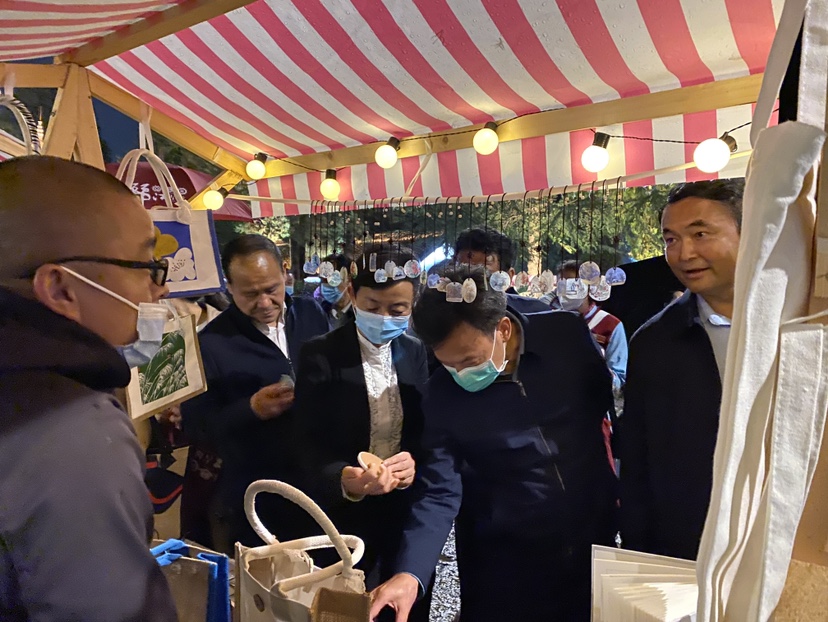 走进狮子山 以另一种方式打开丽江古城的夜