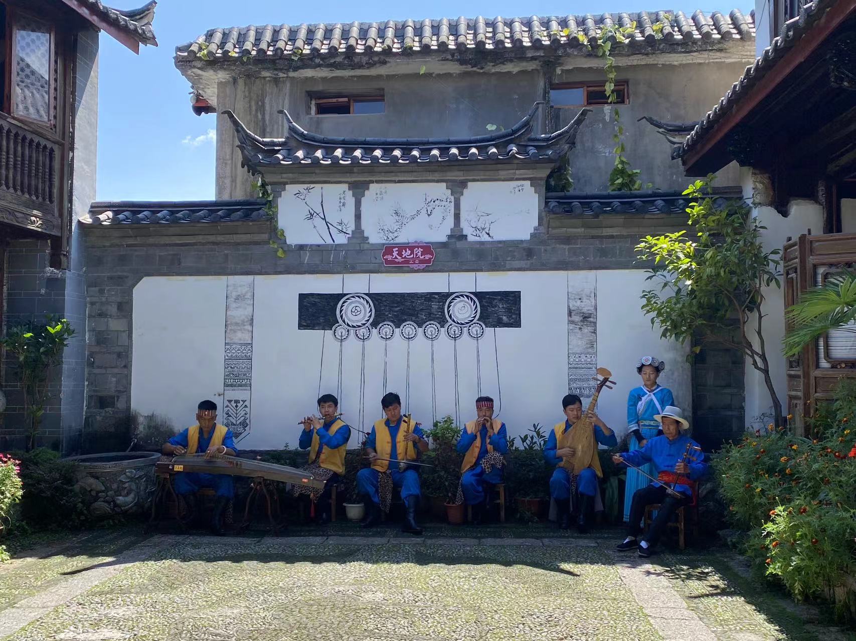 丽江古城文化院落 游客大赞“我们只是路过，却见证了它们的精彩” (2).jpg