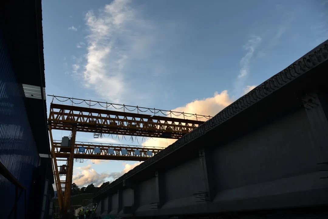 丽香铁路圆满完成全线636片T梁预制施工任务