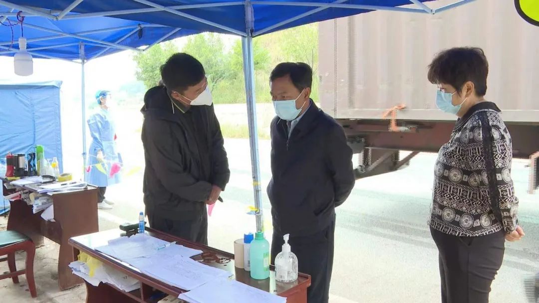王峥深入一线督导检查疫情防控工作