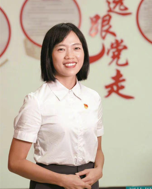 【二十大代表风采】陆秀兴：80后“铿锵玫瑰”，扎根基层绽放青春