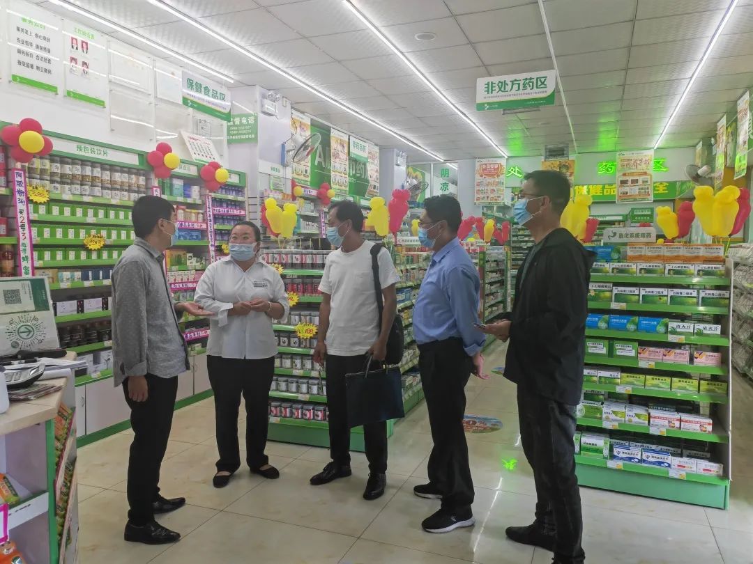 省药监局督导丽江“两品一械”专项整治工作