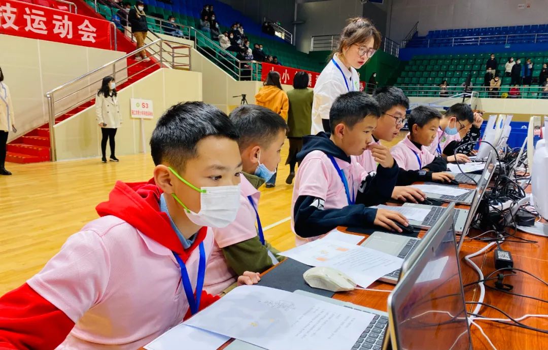 丽江市第五届青少年科技运动会举行1.jpg