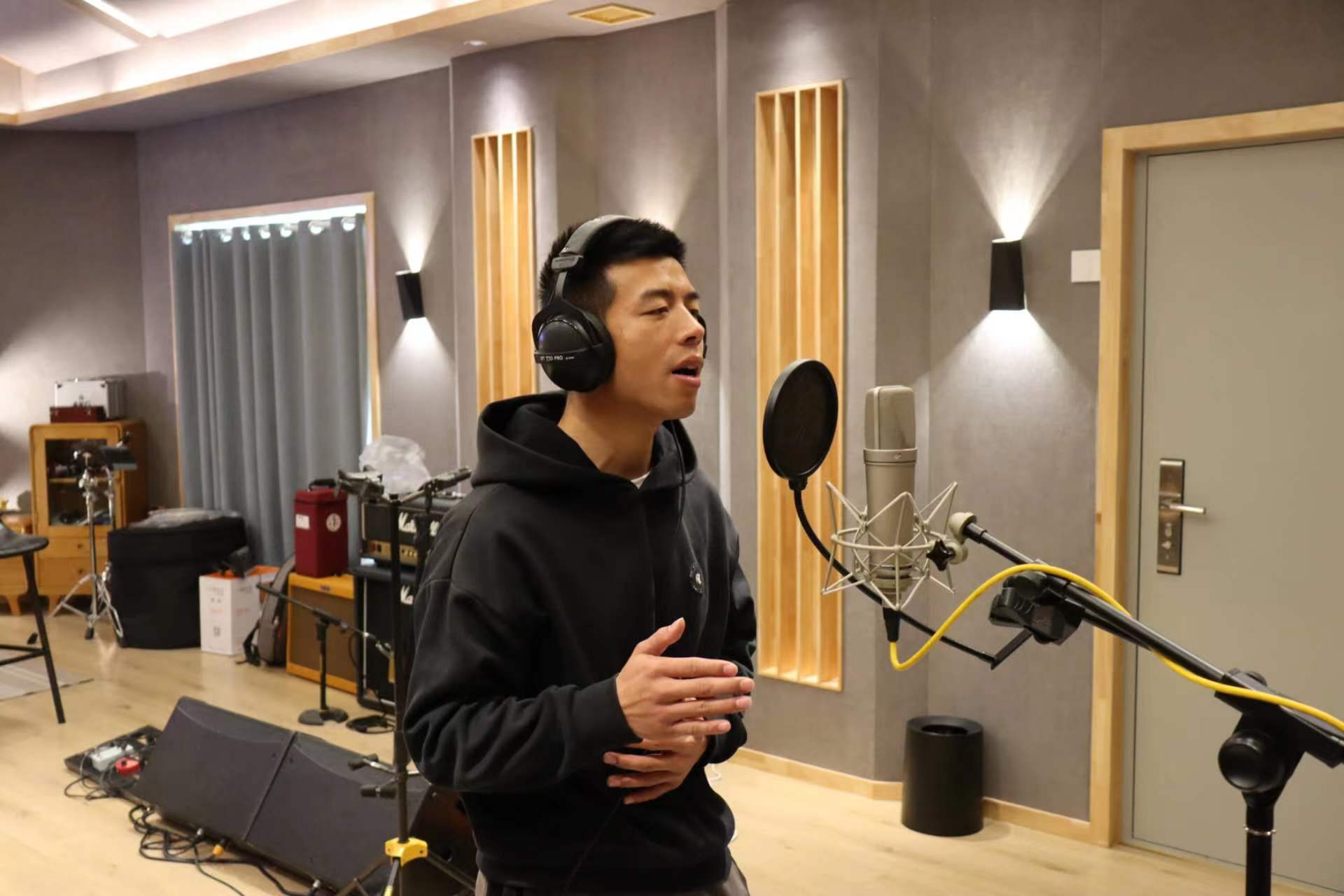 歌曲《丽江》发行，创作者讲述背后的故事：我爱你 就把你写进歌里