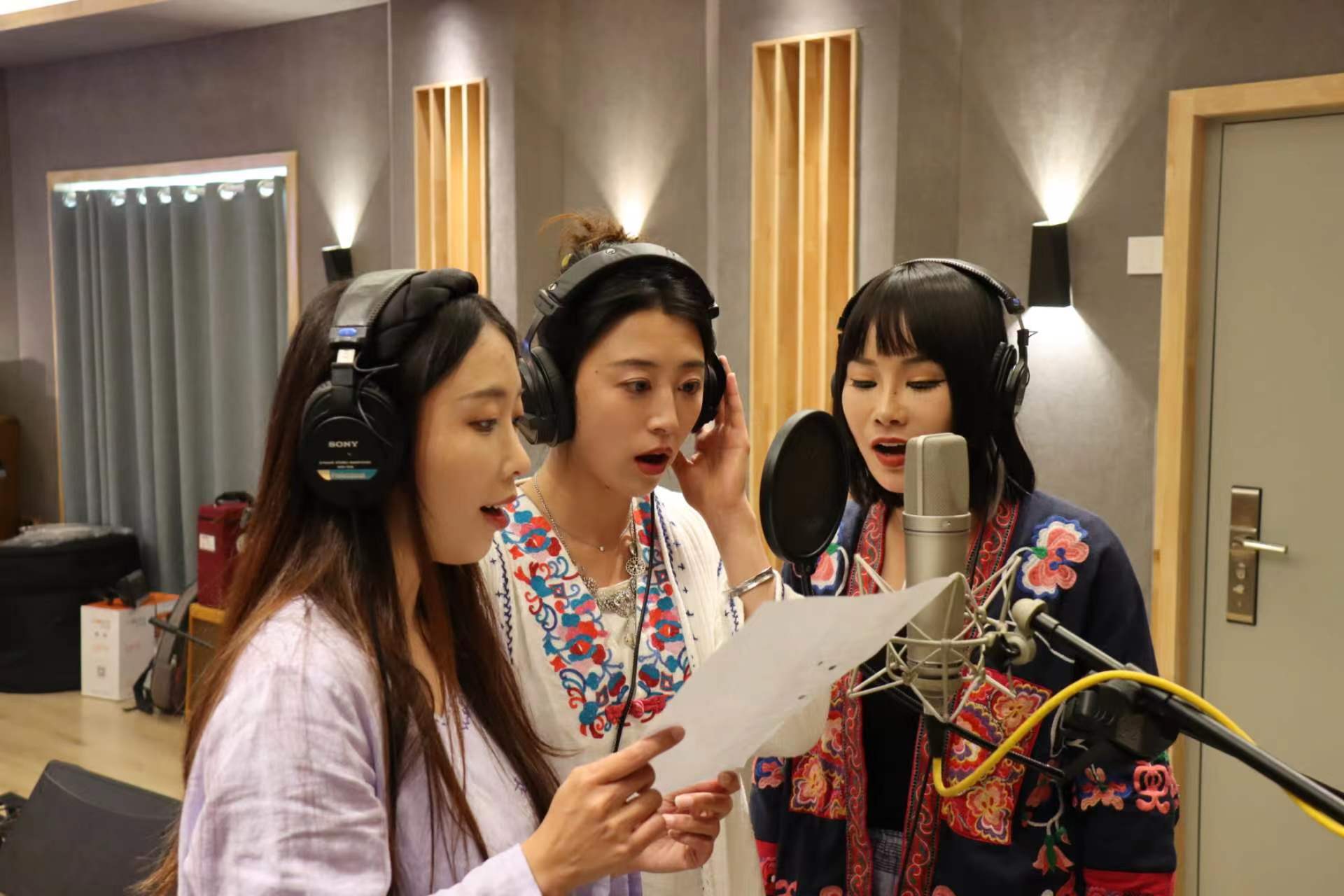 歌曲《丽江》发行，创作者讲述背后的故事：我爱你 就把你写进歌里
