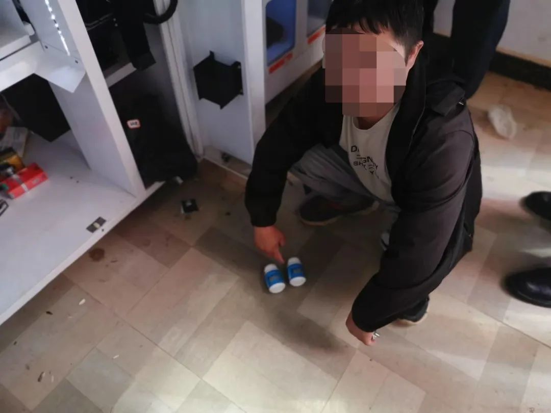 宁蒗这三家自助售货商店非法销售有毒有害性保健食品  (2).jpg
