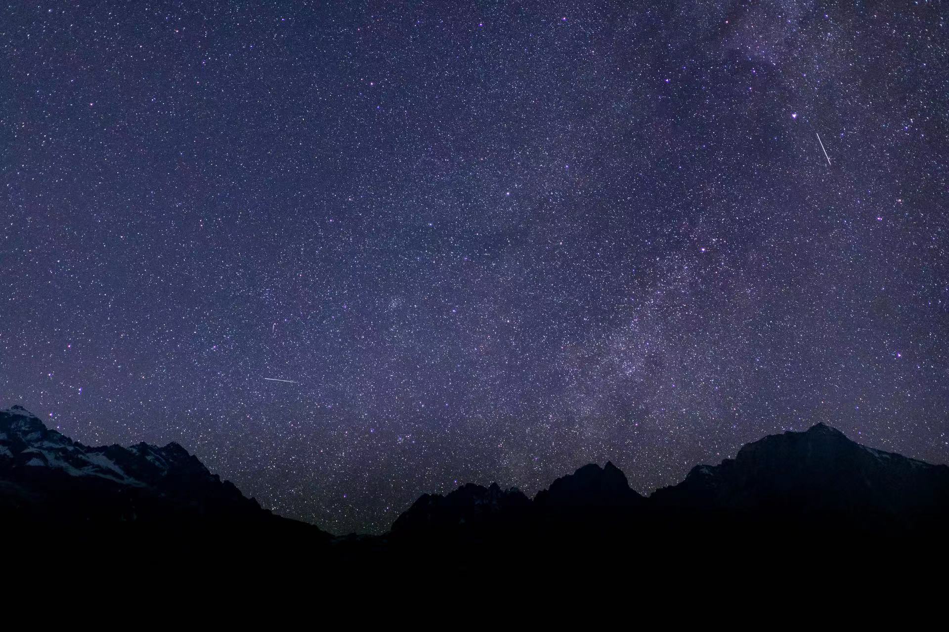 星空 雪山的神秘组合！在最美观星目的地玉龙雪山欣赏静谧璀璨星河 (1).jpg