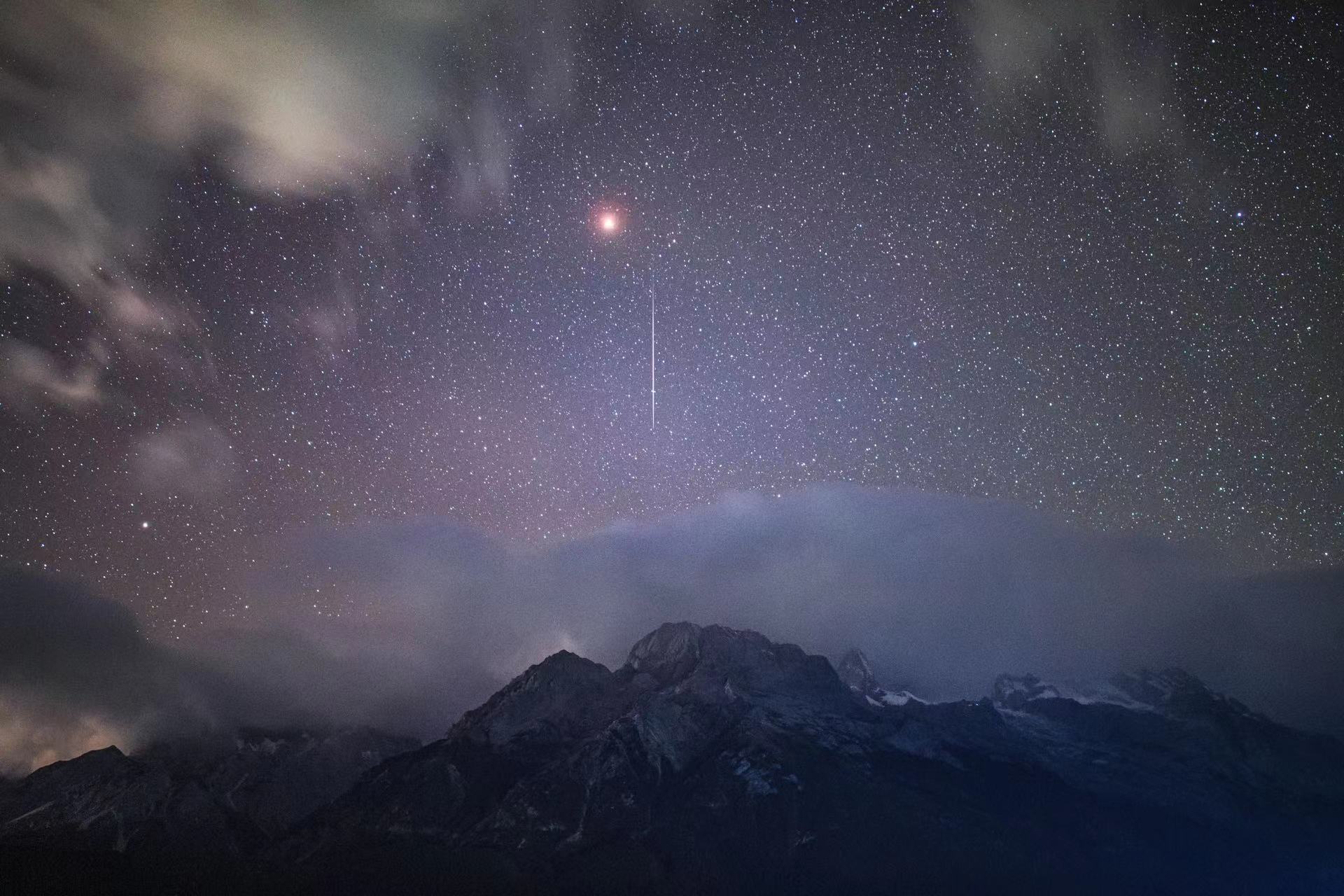 星空 雪山的神秘组合！在最美观星目的地玉龙雪山欣赏静谧璀璨星河 (6).jpg