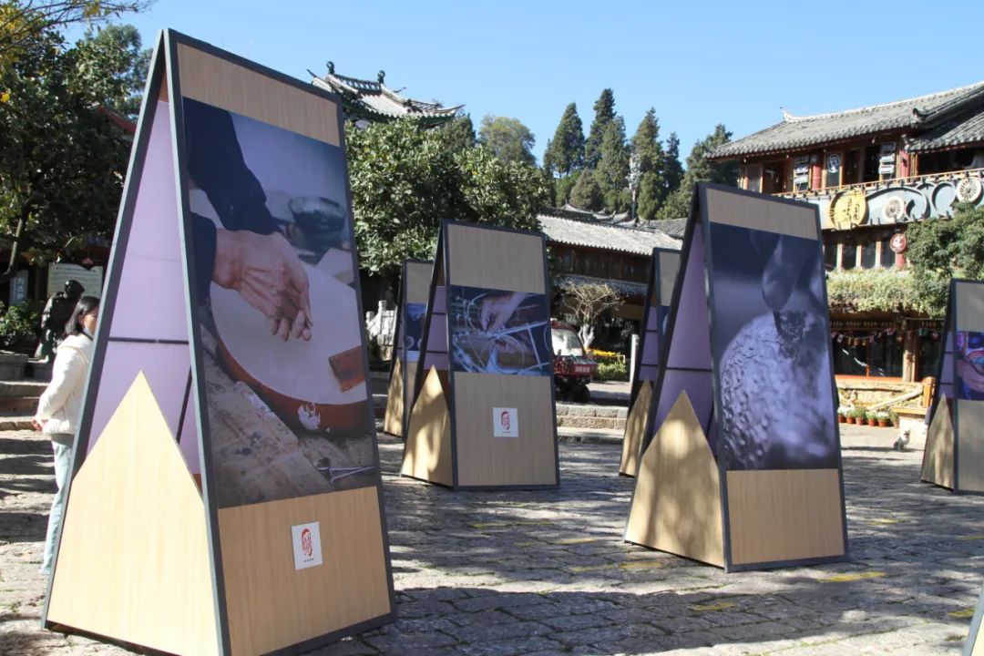 5个展区共计194幅作品 这个主题图展带您了解丽江古城的前世今生