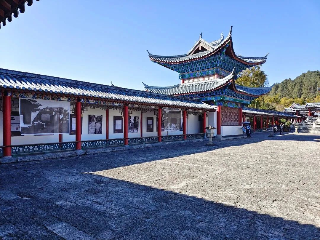 5个展区共计194幅作品 这个主题图展带您了解丽江古城的前世今生
