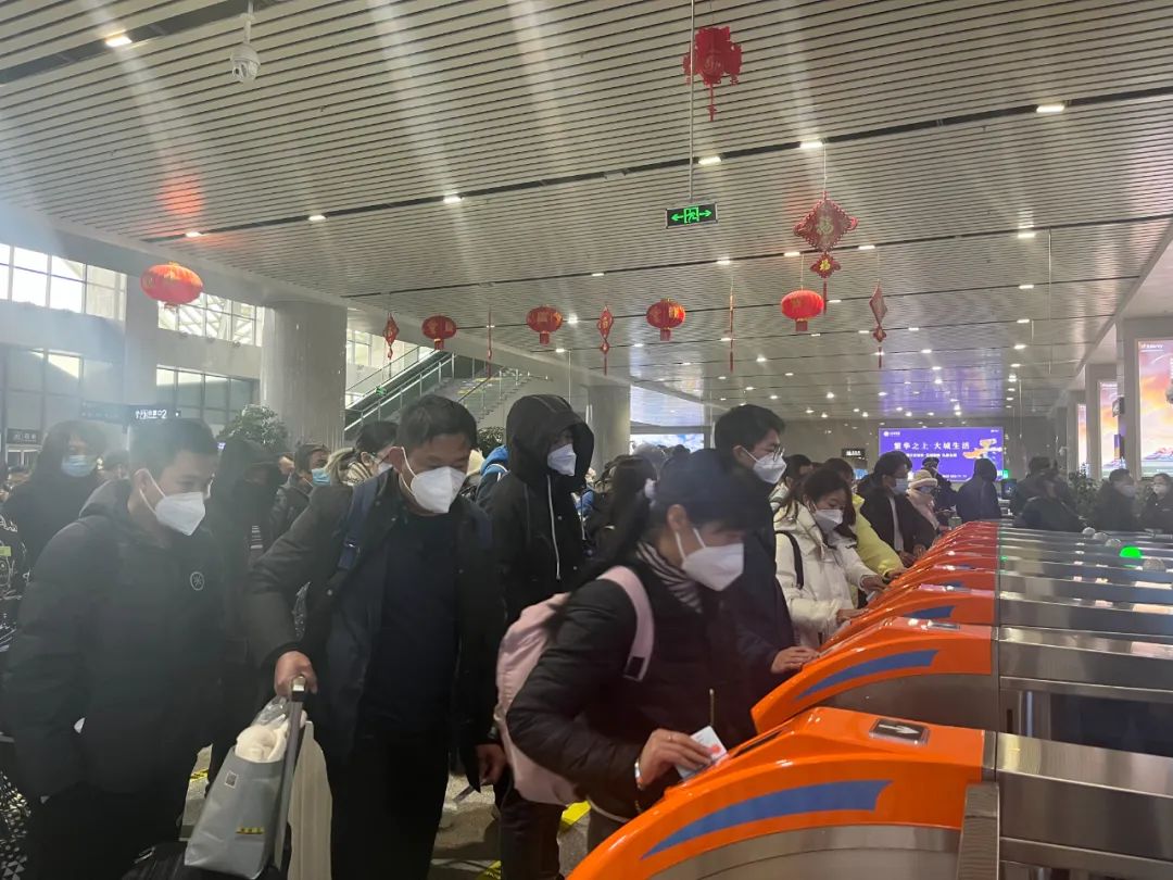 元旦小长假 我市铁路 航空 公路客运小幅上涨 (1).jpg