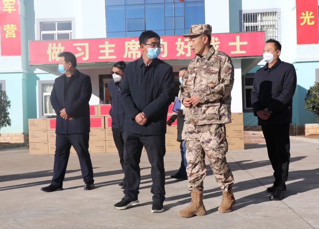 李自红率队开展春节走访慰问活动.jpg