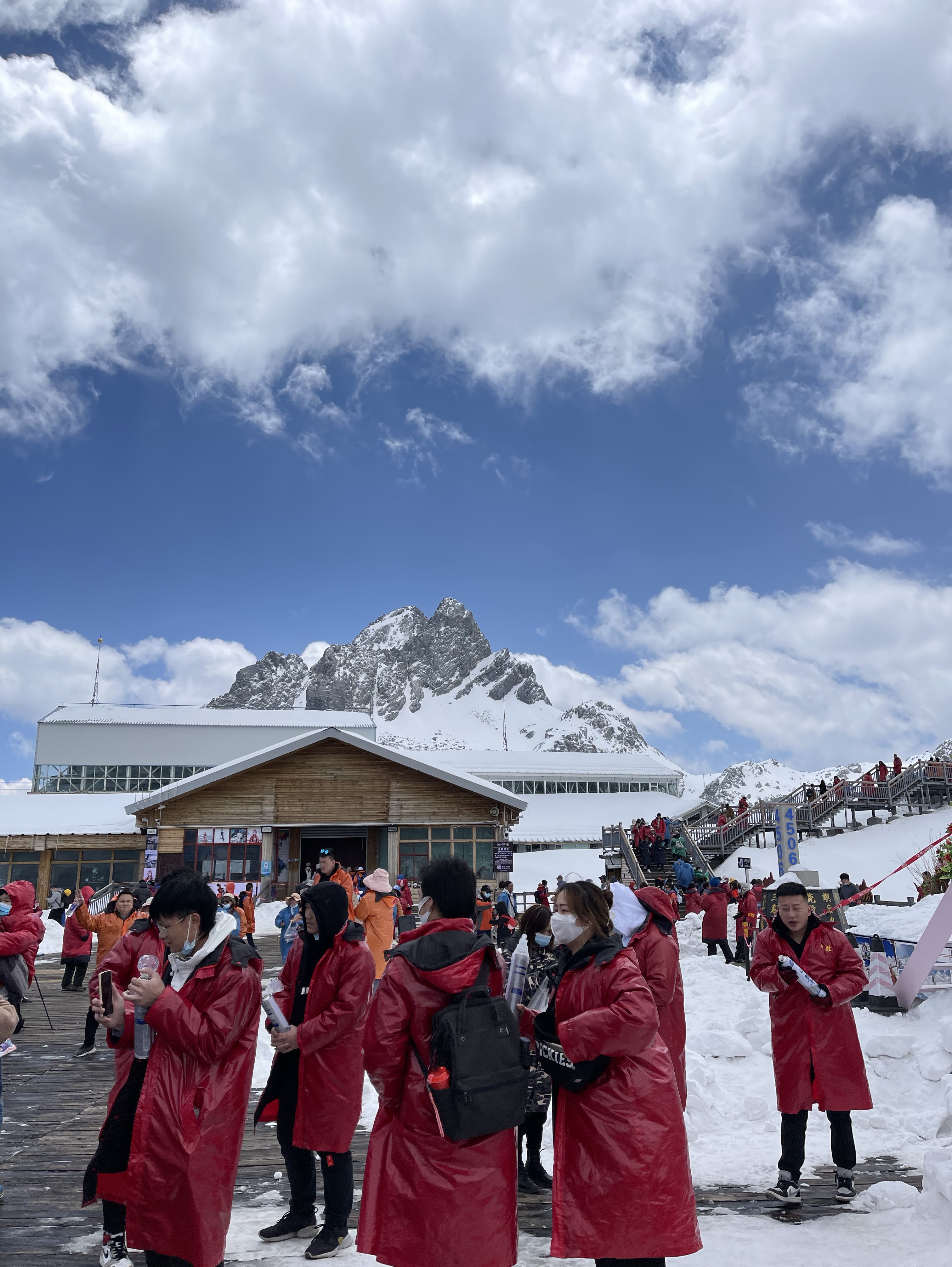 玉龙雪山大索道每天限量一万张 包括团队和散客 去雪山玩这些你一定要知道