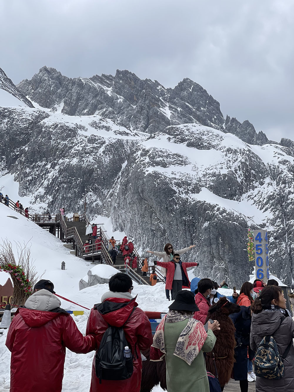 玉龙雪山大索道每天限量一万张 包括团队和散客 去雪山玩这些你一定要知道
