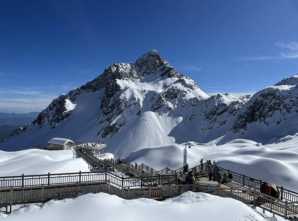玉龙雪山大索道每天限量一万张 包括团队和散客 去雪山玩这些你一定要知道