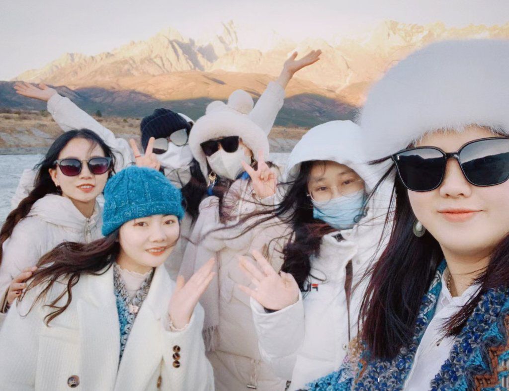 2023春节黄金周玉龙雪山接待游客17.97万人 自驾日均超过5000辆