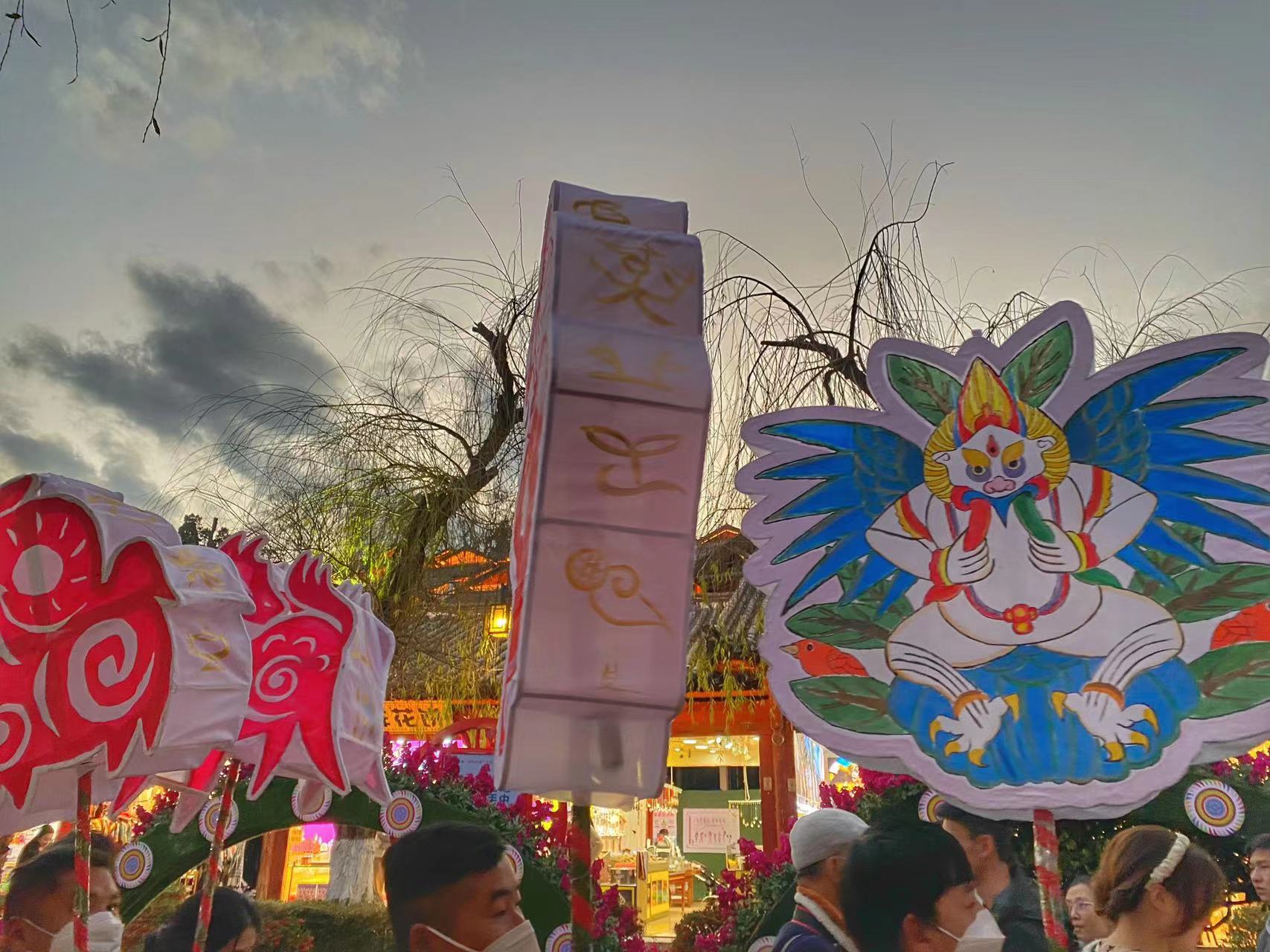 提灯夜游  丽江古城花灯璀璨  这个元宵好热闹！ (6).jpg