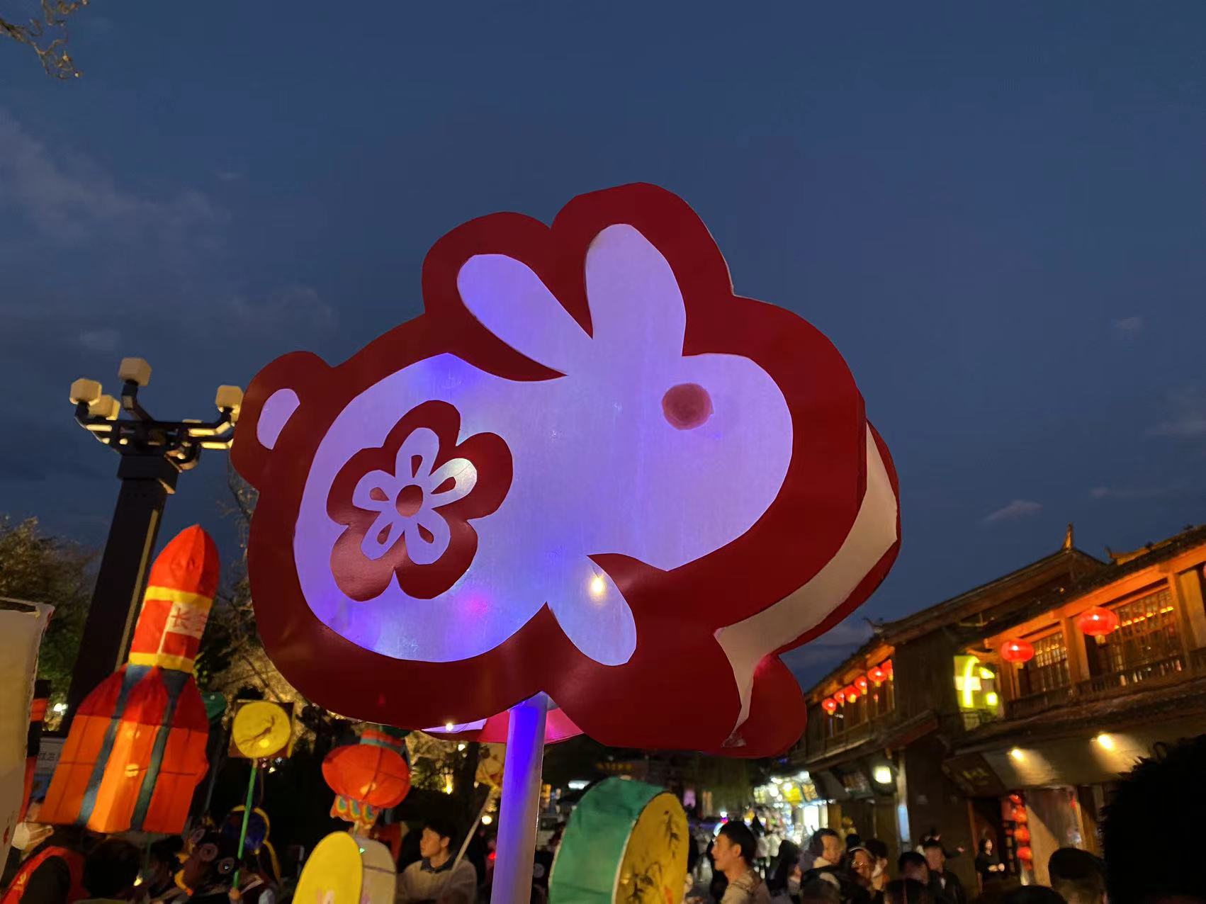 提灯夜游  丽江古城花灯璀璨  这个元宵好热闹！ (13).jpg