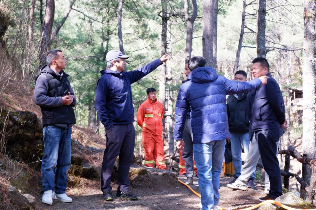 玉龙雪山管委会联合多部门扎实开展消防安全大检查.jpg
