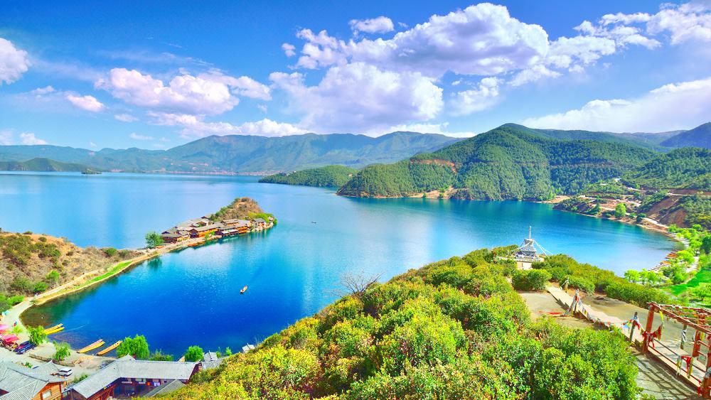 泸沽湖.jpg
