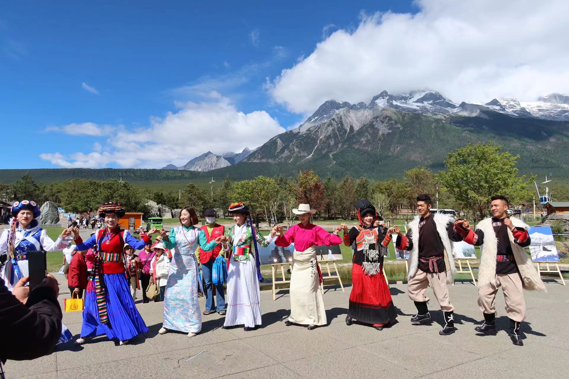 中国旅游日玩点不一样  玉龙雪山景区给你带来旅游新体验 (10).jpg