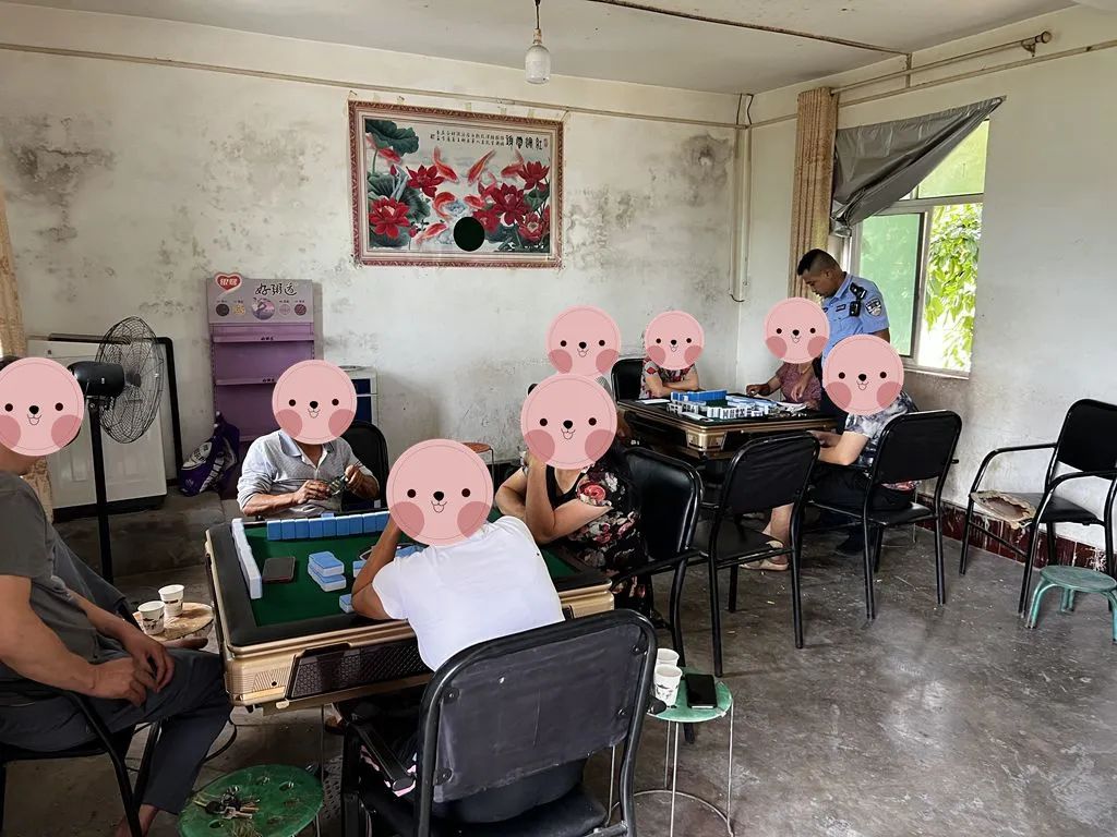 华坪警方查获3起赌博案，抓获8人！.jpg