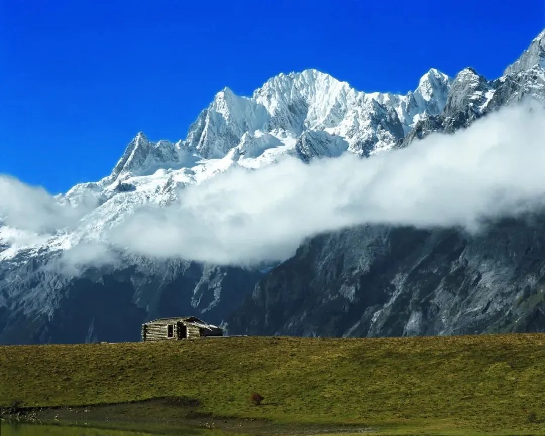 2023年暑期  玉龙雪山景区实行动态流量管控.jpg