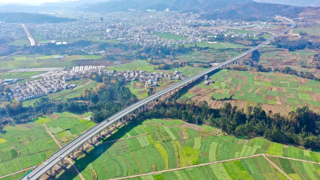 丽江1至5月产业投资增长25.7%，比全省高2.3个百分点 (2).jpg