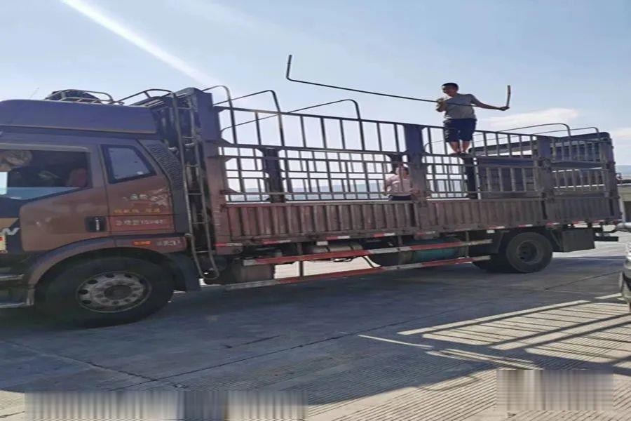 丽江交警查处货车非法改装交通违法行为605起.jpg