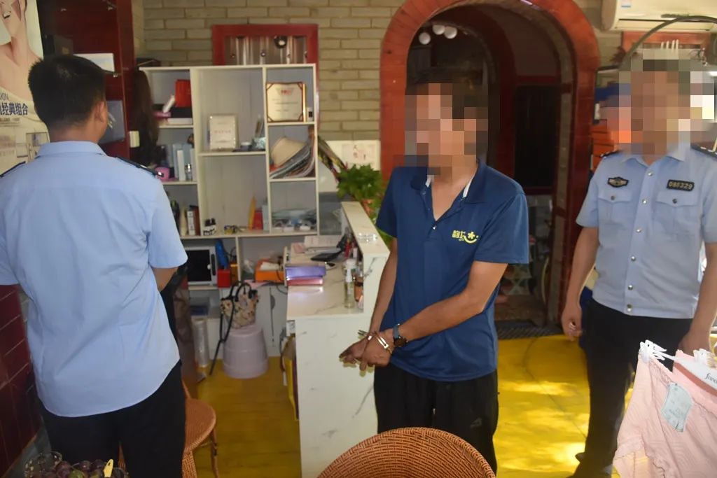 华坪警方破获一起入室盗窃案.jpg