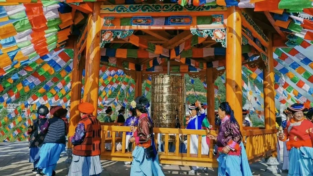 【浓情转山节，摩梭人展示宗教信仰与民俗文化】 (2).jpg