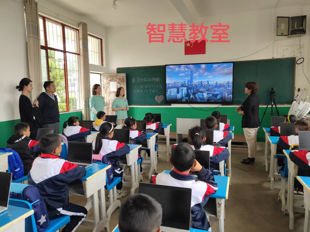 西门子中国商务团队赴滇助推玉龙教育发展.png