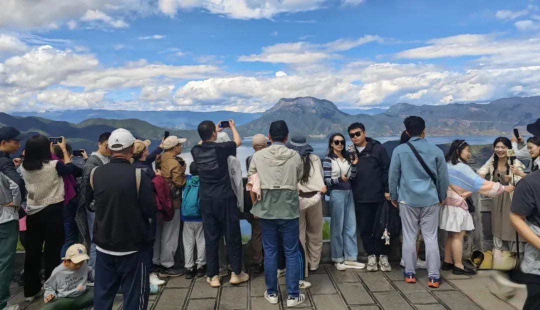泸沽湖景区双节假期旅游接待工作井然有序 (3)33.jpg