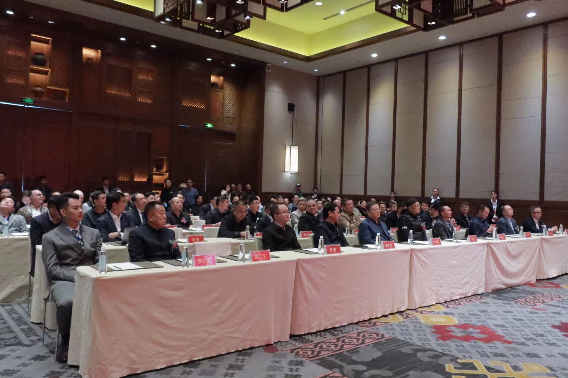 未来可期！金沙江弘禹资本与樱花屋金集团成功签约  (2).jpg