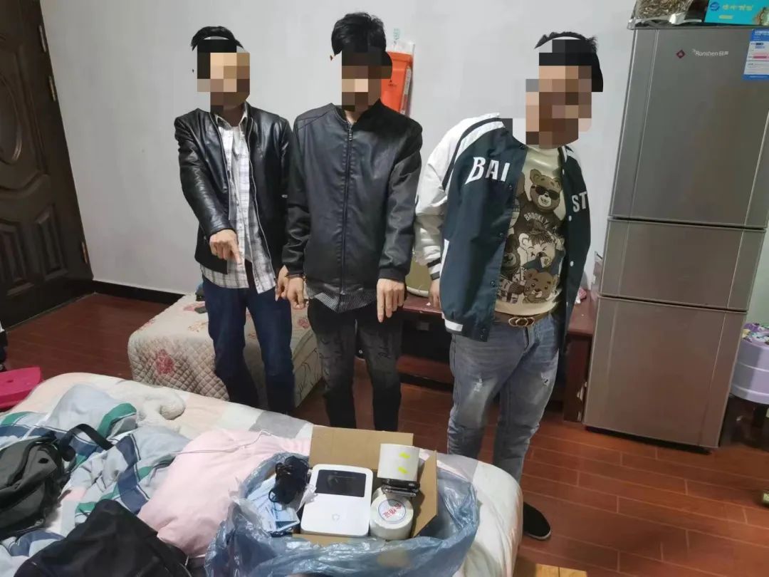 涉黄小广告嫌疑人被丽江警方一网打尽.jpg