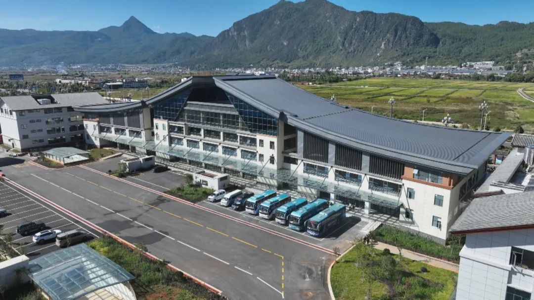 丽江新变化！城乡公交换乘点和机动车检测站投入使用.jpg