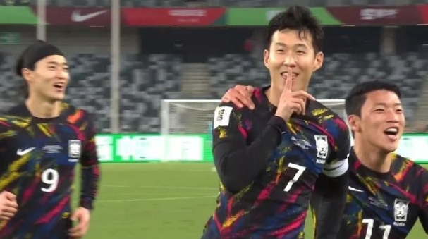 点球误判！国足0-3不敌韩国队.png