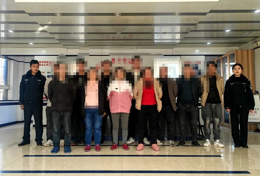 宁蒗公安查获聚众赌博案，11人受罚.jpg