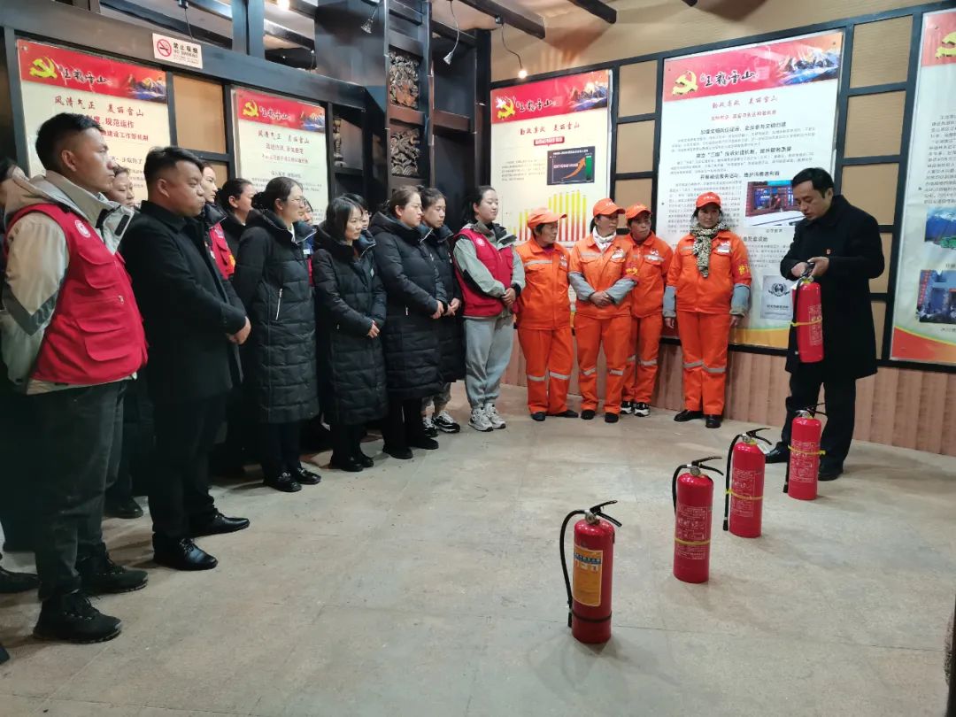 玉龙雪山管委员会标准化示范典型经验成为云南唯一入选全国经验 (1).jpg