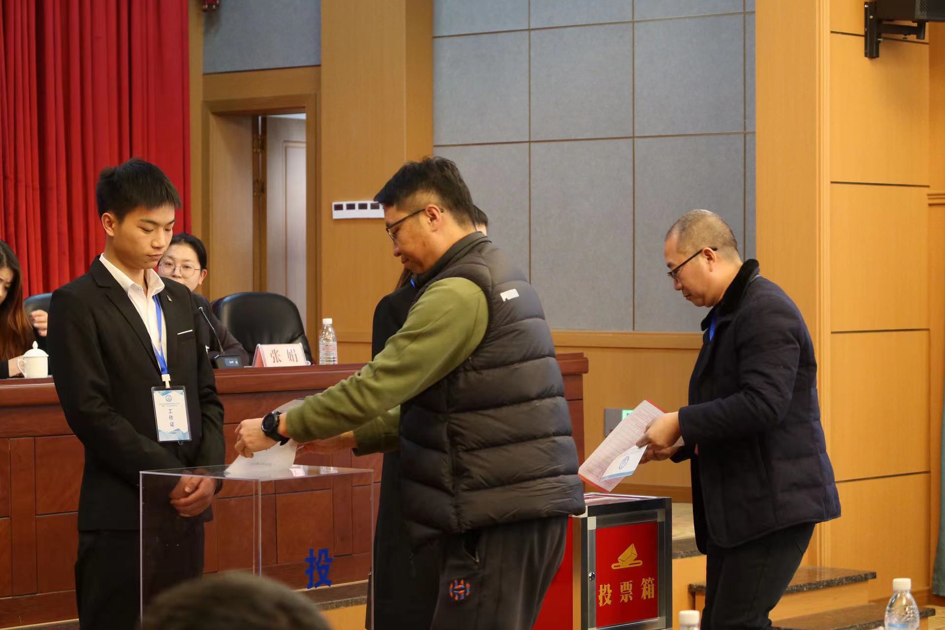 丽江市民营医院协会成立  唐美当选会长 (6).jpg