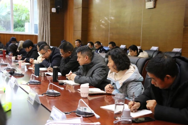 丽江古城景区召开2024年春节假日旅游接待暨安全生产工作安排部署会议 (1).png