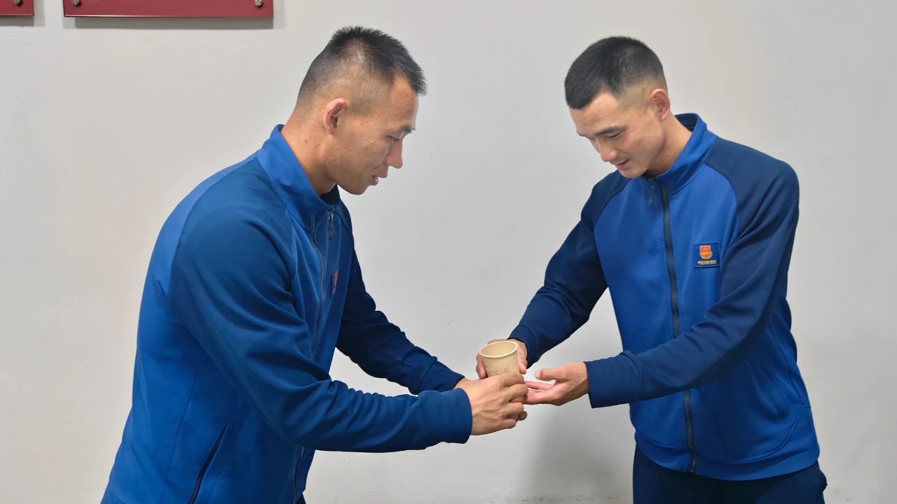 丽江市森林消防支队宁蒗中队暖心“十个一”助力新消防员迈好下队第一步05.jpg