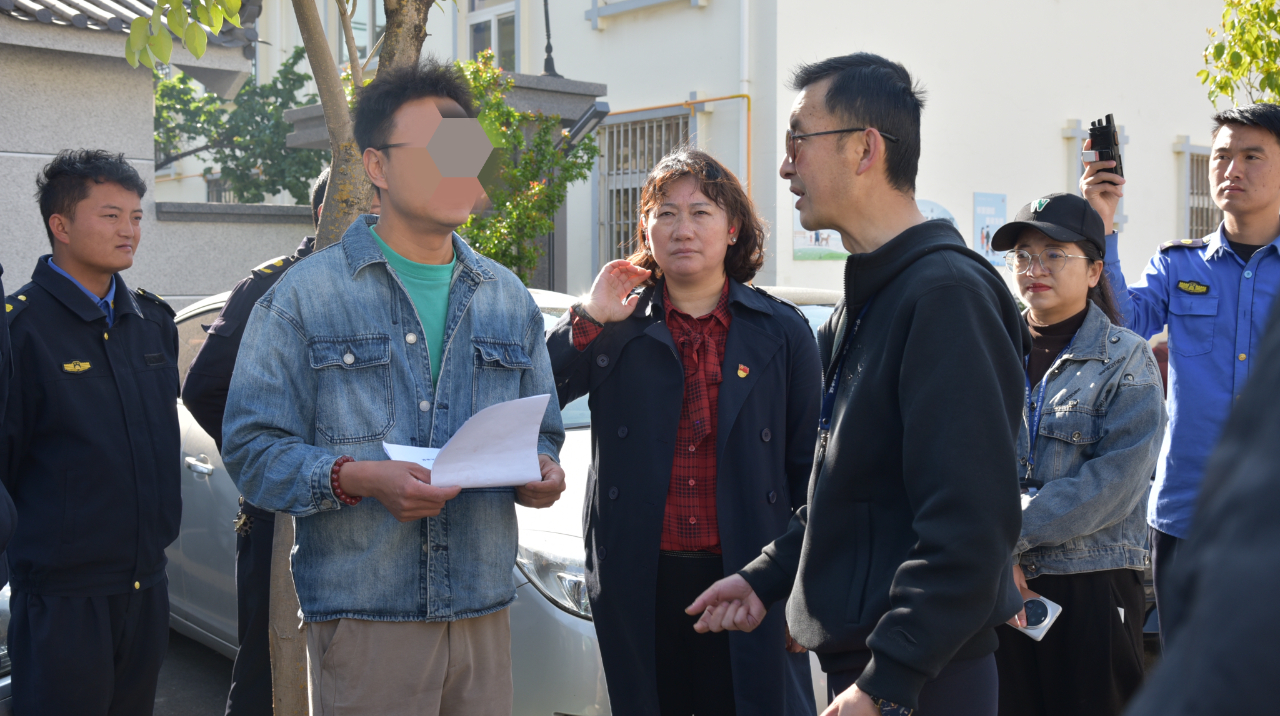 严厉打击“两违”行为，西安街道依法拆除两处违章建筑05.jpg