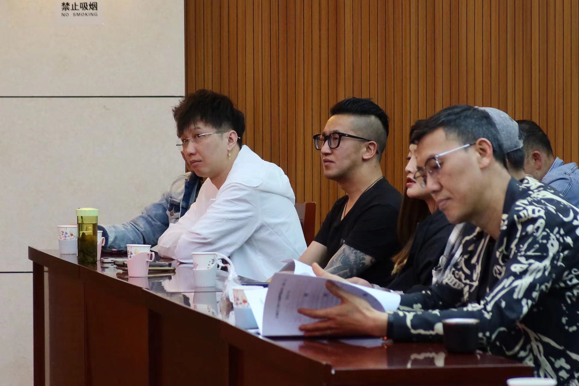 古城区大研古城酒吧协会第三届第一次会员大会召开  牟鑫当选会长 (5).jpg