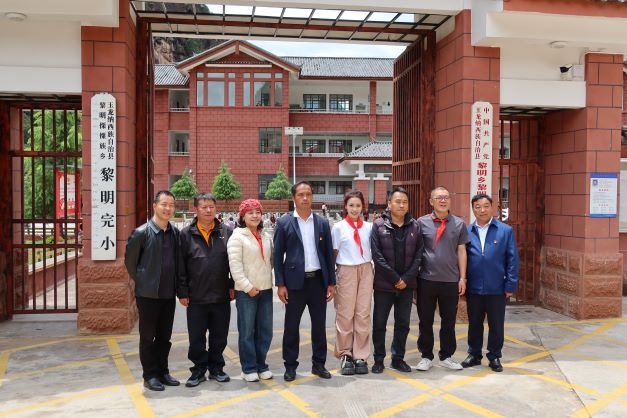 黎明完小获赠爱心棉被，二双捐赠温暖山区学子10.jpg