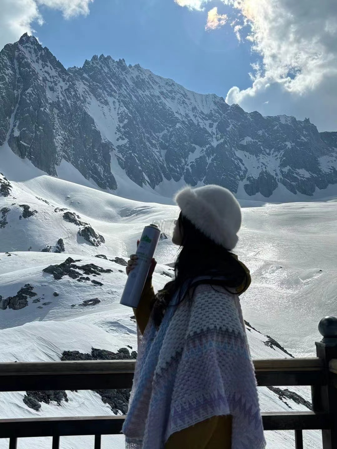 在蓝月谷，我的心随玉龙雪山的云飘荡 (1).jpg