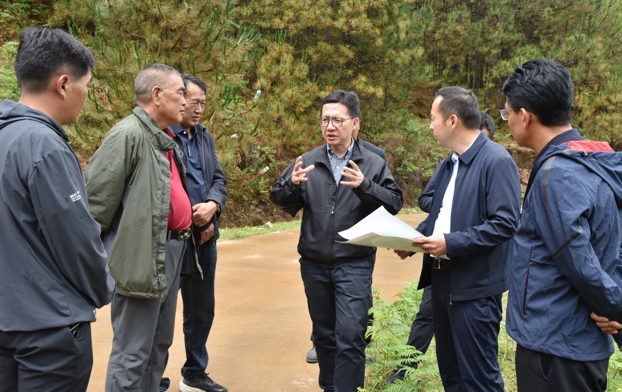 李刚调研世界自然遗产丽江老君山保护和旅游接待工作2.jpg